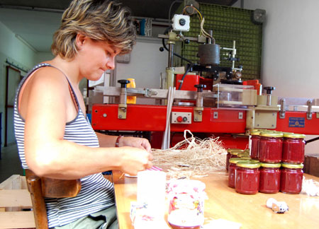 Handwork The glasses are beautifully decorated by hand.