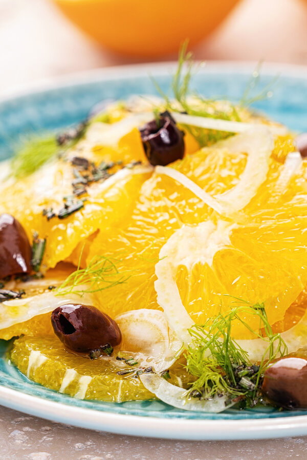 Salad of oranges, fennel, black olives